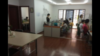 新人入职链家，工作服（西服皮鞋）是公司提供还是自己买的呢？